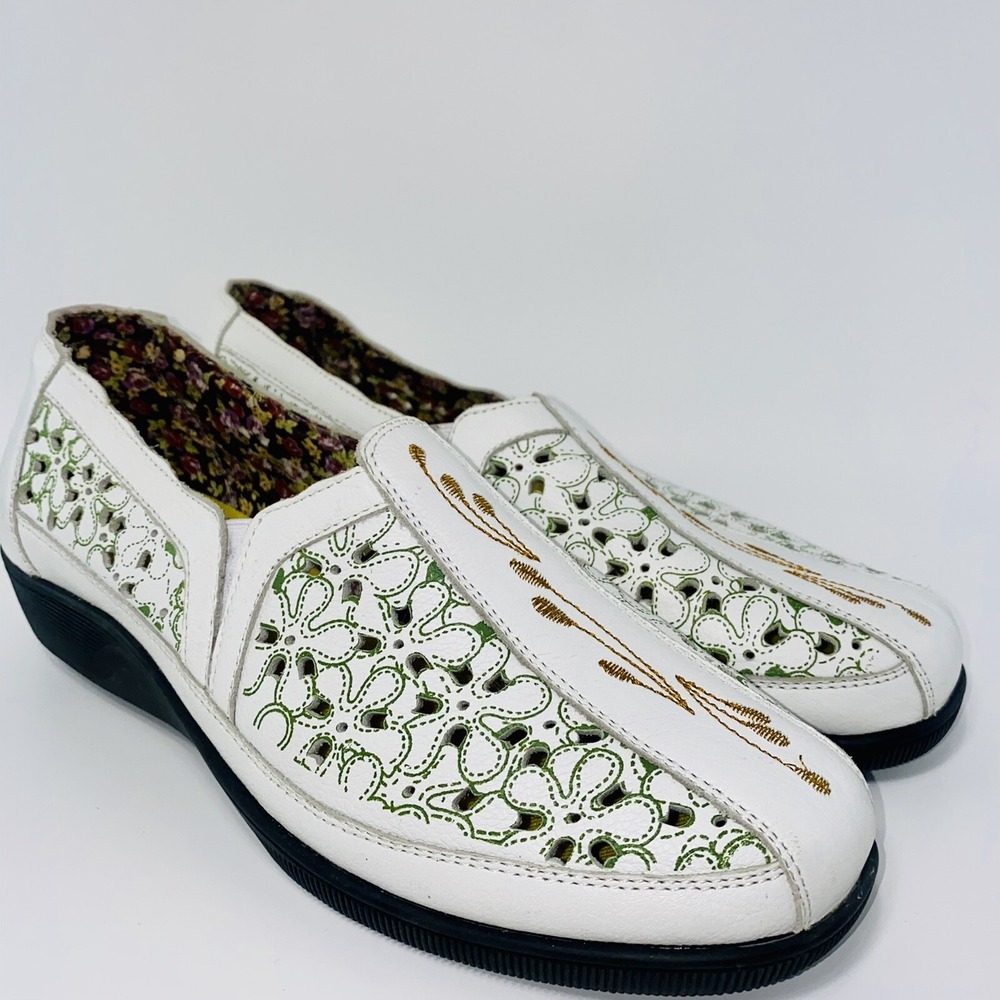 Gravity Defyer Cream Mulina Leather Floral Loafer Womens 10.5